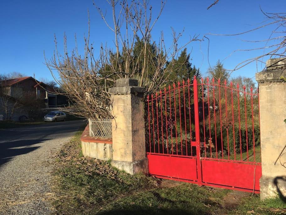 Villa Lerable Pourpre De La Grotte Au Lion Arbon Exterior foto